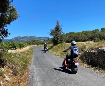 FASCINANT WEEK-END - ROUTE DES SAINTS EN SCOOTER ELECTRIQUE