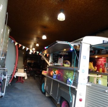 foodtruck la cantine oenologique © Languedoc, Coeur d'Hérault foodtruck la cantine oenologique