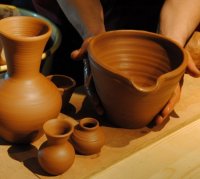 Atelier initiation au tournage de potier – Oenotourisme en Languedoc Cœur d’Hérault