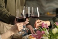 close-up-hands-holding-glasses-with-wine &copy; FREEFPICK