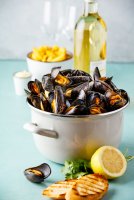 FESTIVITES_SOIREE_MOULES_FRITES_2 © Freepik