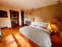 Chambre Meneau. Salle de bain privative. Vue Lac et Montagne ©Sabrina_Kimps_Docquier
