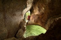Grotte de Clamouse - Entrée naturelle © Philippe Crochet